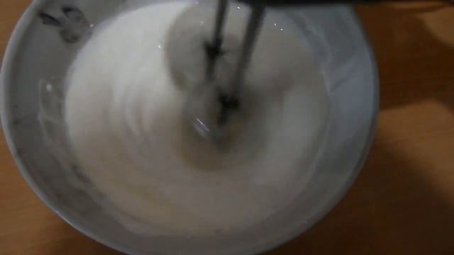 СМЕТАННЫЙ ДЕСЕРТ С ЯГОДНЫМ СИРОПОМ . dessert of cream . РЕЦЕПТ . ХОЛОДНЫЙ ДЕСЕРТ ДЛЯ ЖАРКОГО ЛЕТА. смотреть онлайн