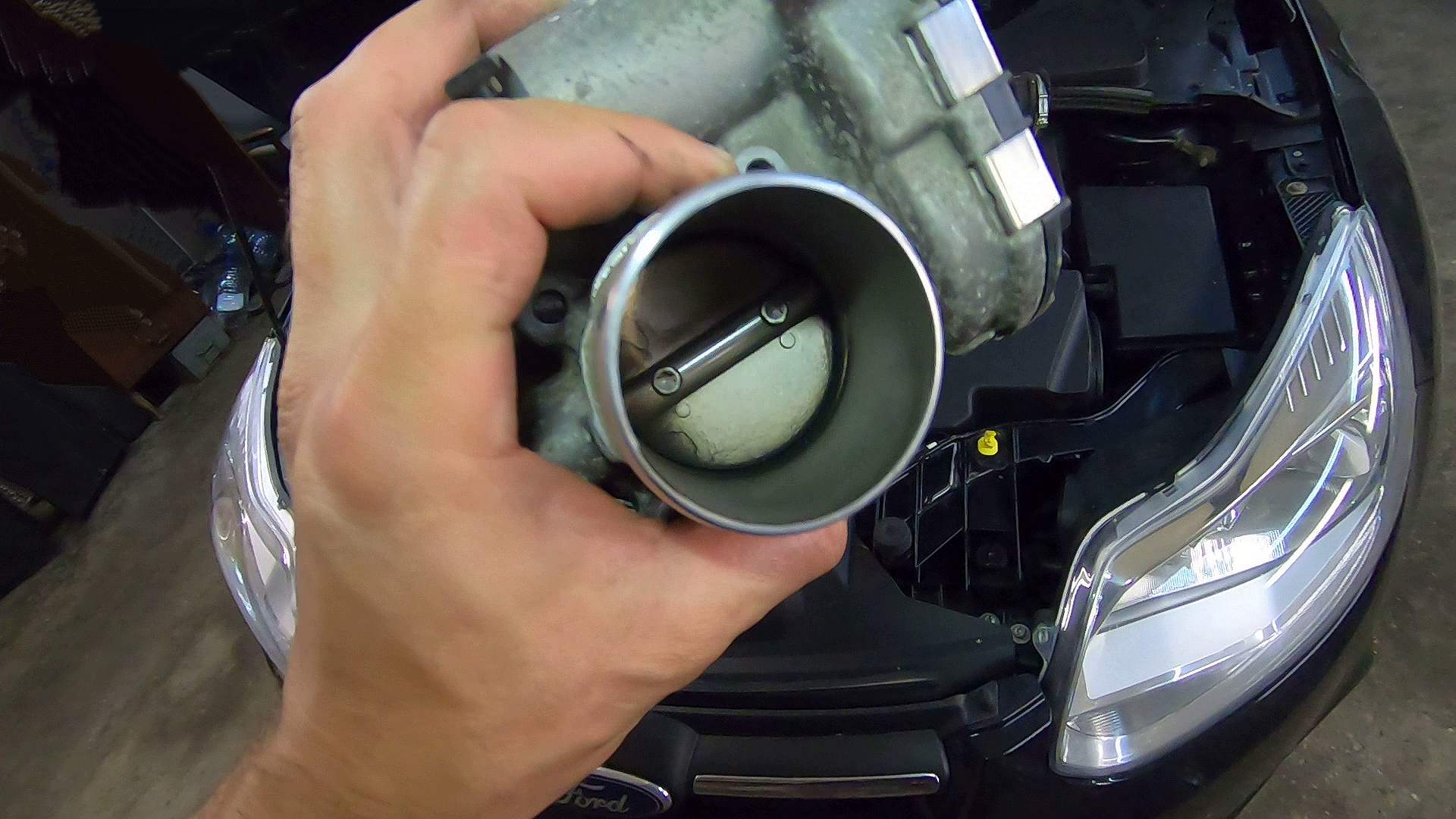 Чистка и адаптация дроссельной заслонки Ford Focus3 смотреть онлайн