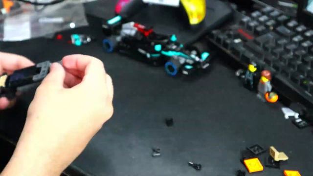 Brick for Brick VS!: NEW McLaren F1 & Mercedes F1 | NEW LEGO Speed Champions смотреть онлайн