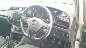 171WW382 - 2017 Volkswagen Touran Highline 7 Seater Pan Roof  1.6 TDI 27,50...