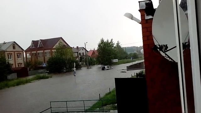 Потоп в Барнауле 26.06.17. на п.Южном часть1 смотреть онлайн