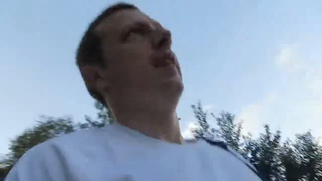 НАЧАЛ КАЧАТЬСЯ УТРОМ / Иду на утреннею тренировку смотреть онлайн