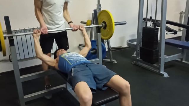 70 кг Жим лёжа , при собственном весе 55 кг *это не предел* силовые Телмана смотреть онлайн