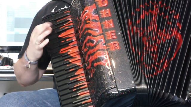 Accordion Death Metal? Peavey & Hohner - Ode To Polka смотреть онлайн