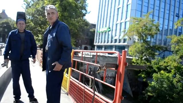 В Одессе на мосту Коцебу устанавливают старинные перила смотреть онлайн
