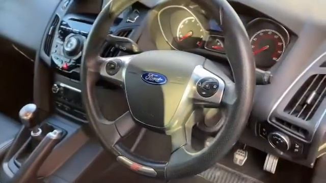 Ford Focus ST смотреть онлайн