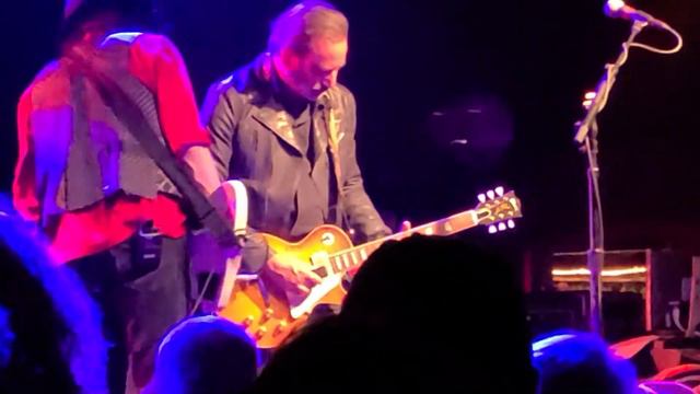 The Dirty Knobs (Mike Campbell): "Southern Accents" (Tom Petty song) (4/16/2022; San Francisco, CA) смотреть онлайн