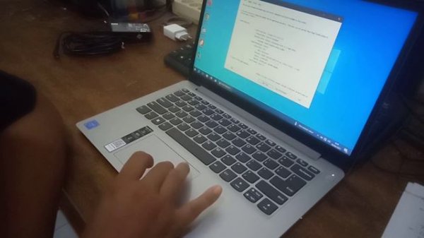 Review Lenovo Ideapad Slim 1i 14 Intel Celeron N4020 | Laptop 4 Jutaan