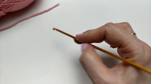 Как правильно держать крючок ? Амигуруми для новичков. Урок #2 смотреть онлайн