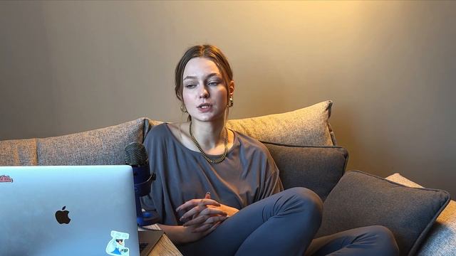 КАК Я СТАЛА ГРАФИЧЕСКИМ ДИЗАЙНЕРОМ | мой путь | как найти первого клиента | портфолио смотреть онлайн