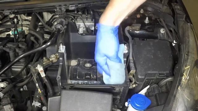 How to Replace the battery on the Ford Fiesta 2008 to 2012 смотреть онлайн