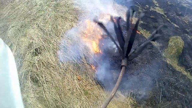 [Будни пожарного] выезд на тушения травы ! смотреть онлайн