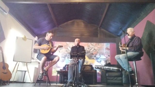 Alison Krauss The Lucky One cover by Country Twist смотреть онлайн