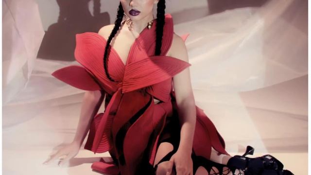 LXE feat Edison – Она меня забыла( feat Edison Mikis Remix) смотреть онлайн