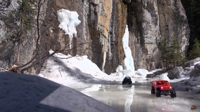 RC ADVENTURES - 4x4 Trucks on a Group Trail Run in Canadian Outback (PT2) смотреть онлайн