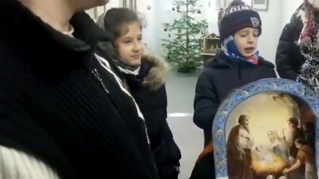 Колядки 2018 ("Ночь тиха" на французском и немецком языке) в Вагончиках смотреть онлайн