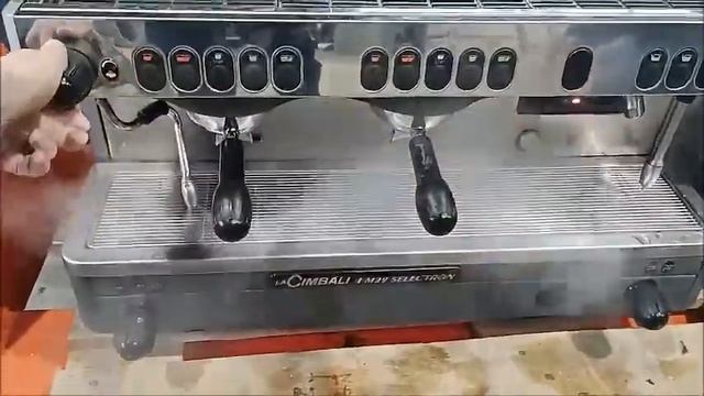 679-90: La Cimbali piston coffee machine смотреть онлайн