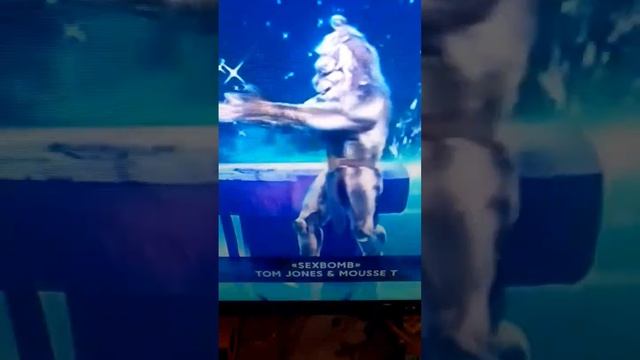 ФУРРИ В МАСКА.ТАНЦЫ?! смотреть онлайн