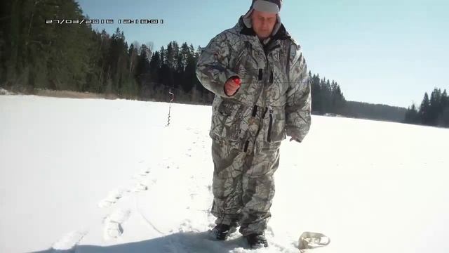 Фрагмент. Зимняя рыбалка на озере в Валдайском районе 27.03.2016 смотреть онлайн