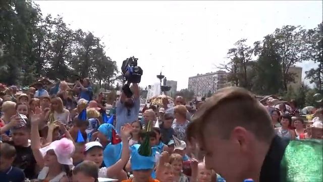 Шоу мыльных пузырей на Пушкинской площади 26 07 2016 смотреть онлайн