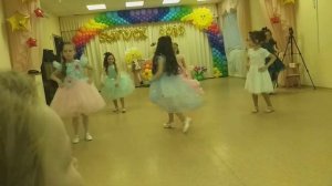 Танец в саду(Мэри Поппинс)