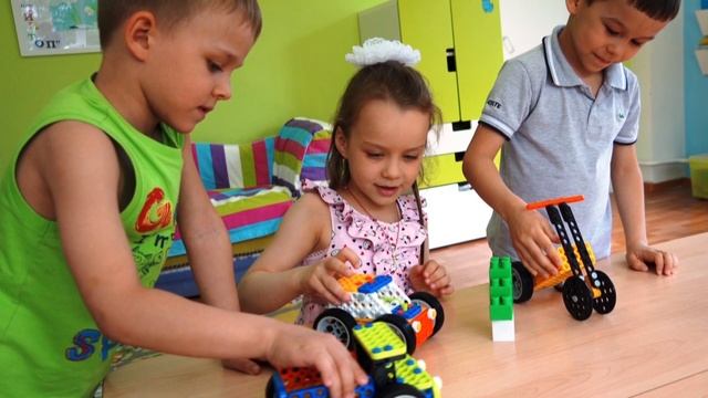 Будущие профессионалы. 5+ смотреть онлайн