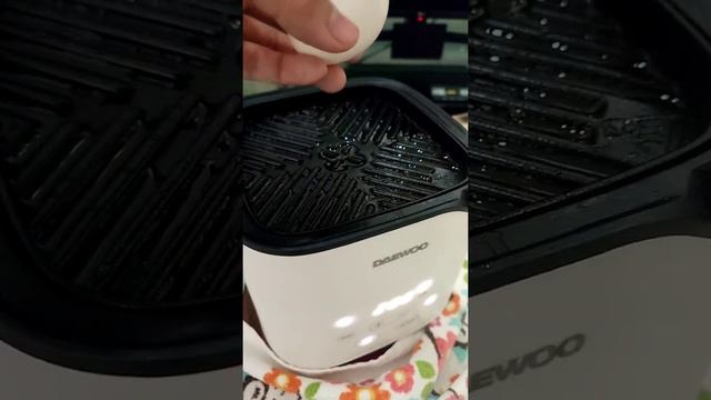 Smallest Air Fryer? | Daewoo K3 Air Fryer - testing grill function смотреть онлайн