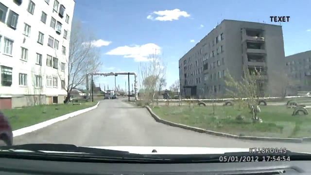 Видеорегистратор не выдержал давки двух SA-15 смотреть онлайн