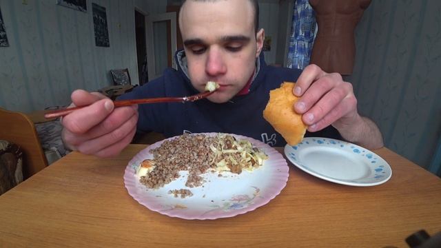 МУКБАНГ АСМР ГРЕЧКА / БИТОЧКИ ИЗ ТРЕСКИ / САЛАТ / СОУС / РАССТЕГАЙ С РЫБОЙ / EATING ASMR Mukbang смотреть онлайн