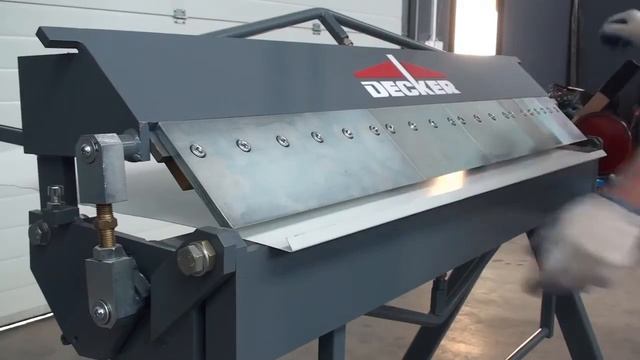 Универсальный сегментный листогиб Decker S смотреть онлайн