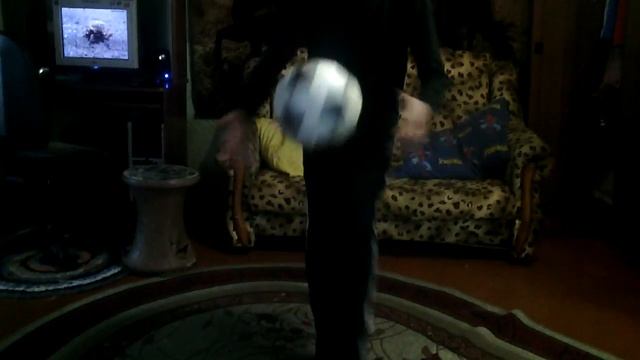 Как научиться набивать мяч. Для начинающих. смотреть онлайн