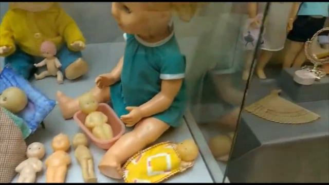 Экскурсия выставки «А куклы, как люди…» смотреть онлайн