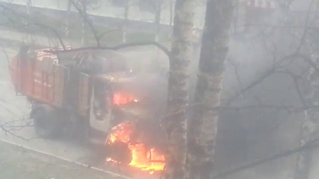 ВЛАДИКАВКАЗ.СГОРЕЛ МУСОРОВОЗ смотреть онлайн