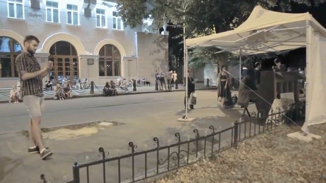 Бездомный уличный пианист смотреть онлайн
