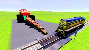 СБОРНИК МУЛЬТИКИ ПРО МАШИНКИ! БОЛЬШОЙ И МАЛЕНЬКИЙ МОЛНИЯ МАККУИН ПРОТИВ ПОРТАЛЬНОЙ ЛОВУШКИ | BeamNG.