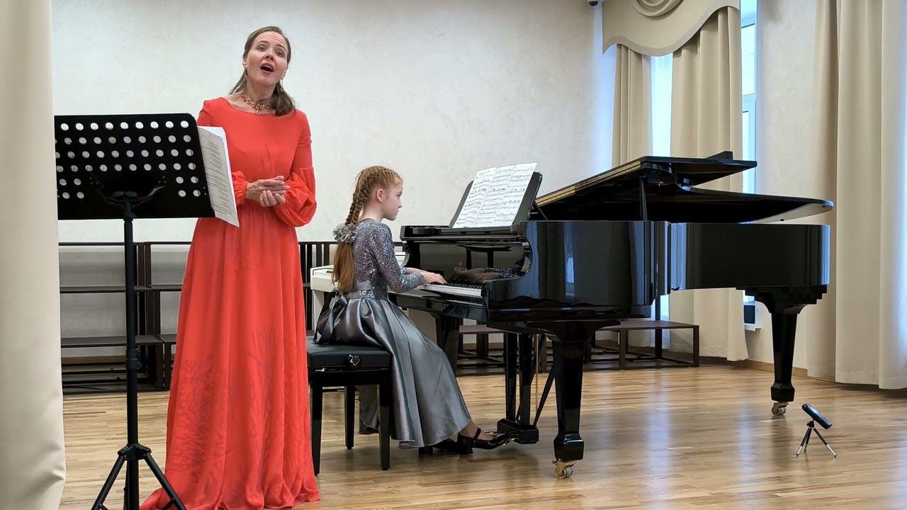 Н.Римский-Корсаков, сл. А. Кольцова - «Пленившись розой, соловей», Дюбюк, сл. В.Чуевского - «Птичка» смотреть онлайн