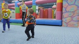 Развлекаю сына в детском развлекательном центре "Остров сокровищ" г.Казань