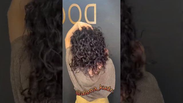 Прикорневая завивка волос #биозавивка #локоны #кудри #shors смотреть онлайн