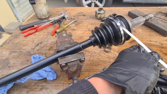 Replacement Of Drive Shaft Boot On A Toyota Yaris смотреть онлайн