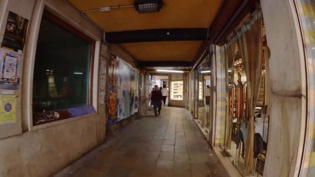 A Day of Photography in Venice (Leica Q3) смотреть онлайн