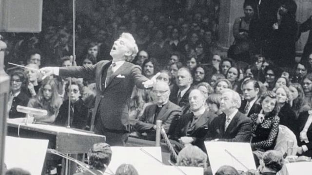 Bernstein at National Cathedral, 1984 смотреть онлайн