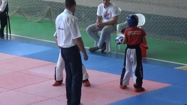 Мутлуай Дениз - Швейцер Тимур 2.2 ЛАЙТ 19.09.15 Чемпионат и Первенство г.Симферополя по кикбоксингу