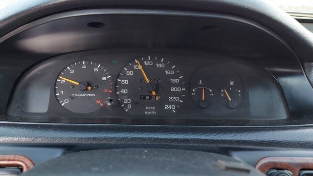 Mazda 626 GE 1.8L, езда 100км/ч, кол-во оборотов. смотреть онлайн