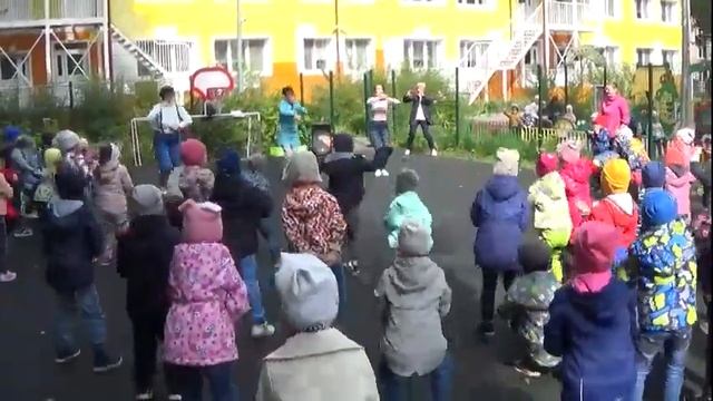 Развлечение на улице "Прощай, лето красное!" смотреть онлайн
