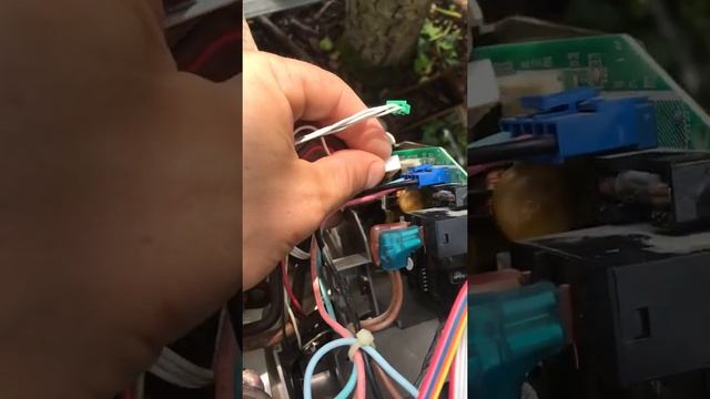 Одна сплит система из разных блоков. How to connect different A/C units in one split system смотреть онлайн