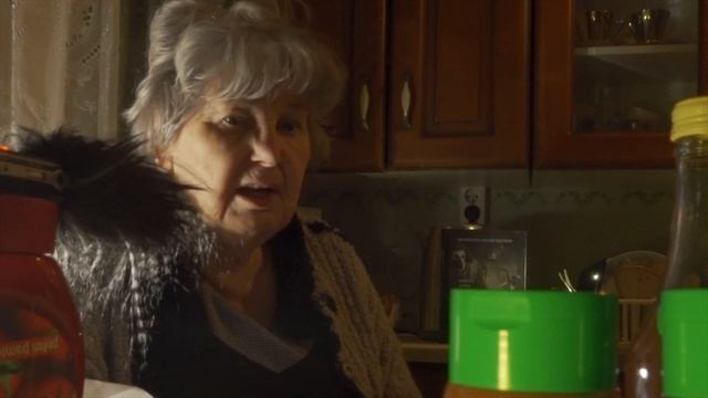 Babcia testuje keczup z buraka i keczup z dyni - KOTLIN смотреть онлайн