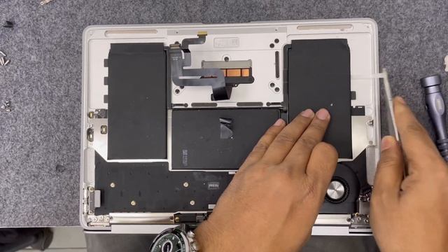 MacBook Air (Retina, 13-inch, 2019) A1932 EMC 3184 Battery Replacement смотреть онлайн