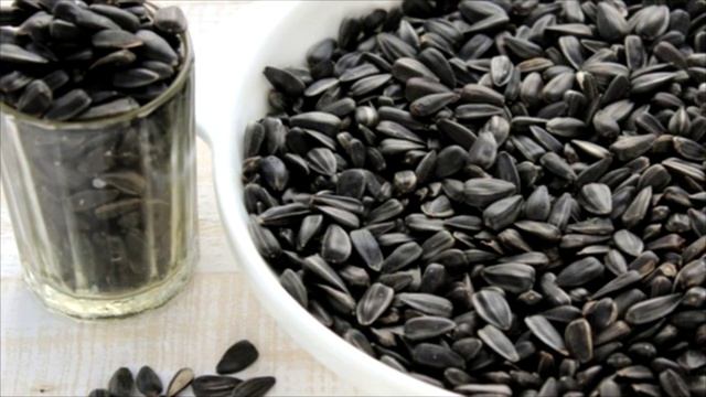 ЕСТЬ ЛИ В СЕМЕЧКАХ ПОЛЬЗА?! смотреть онлайн