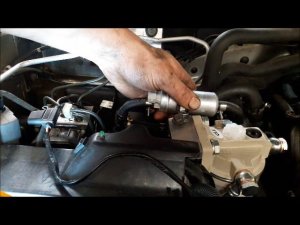 Установка топливного подкачивающего насоса на Ниссан Патрол Зд30