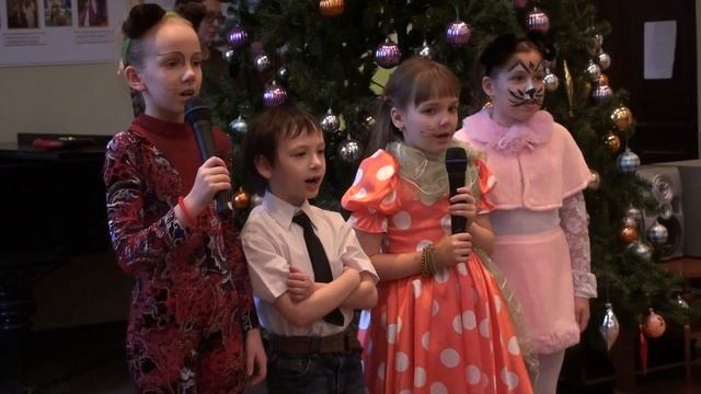 (2015) На крутом бережку (Снегири) смотреть онлайн